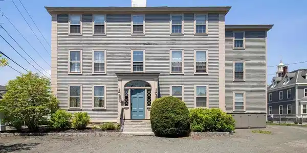 17 Washington Street