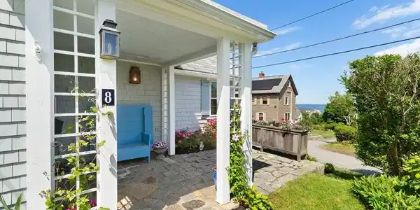 8 Landmark Lane