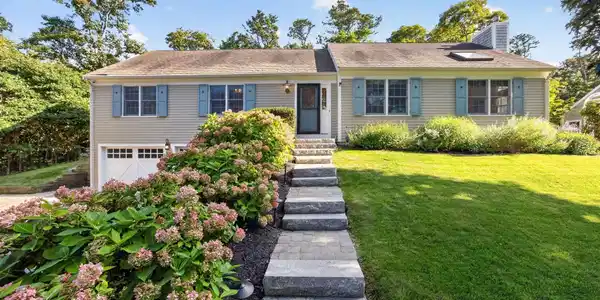 23 Taylors Pond Rd