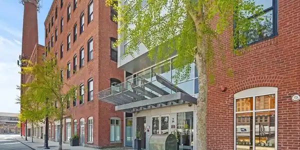 21 Wormwood St