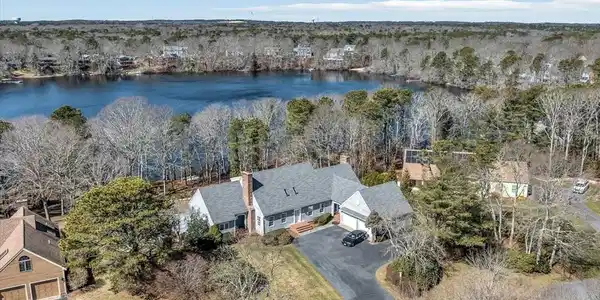 16 Flax Court