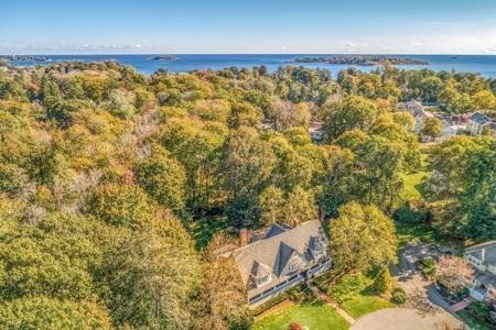 6 Chanticleer Dr