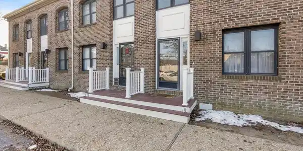 33 Maplewood Avenue