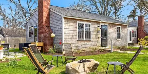6 Manning Rd
