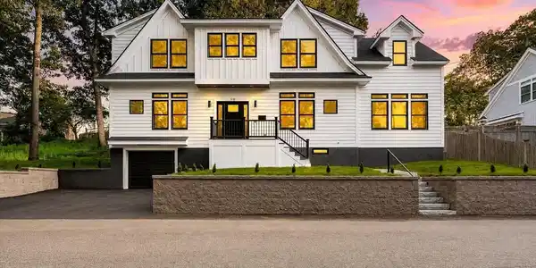 98 Evans Rd