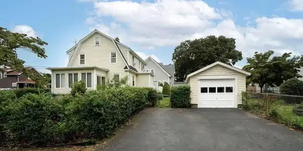 48 Delano Ave