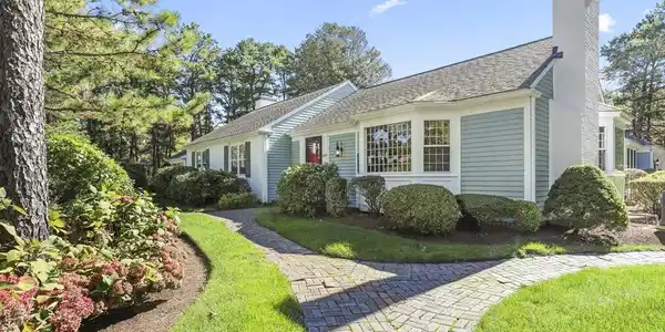 448 Cotuit Bay Dr