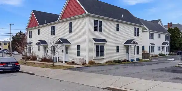 10 N Court St.
