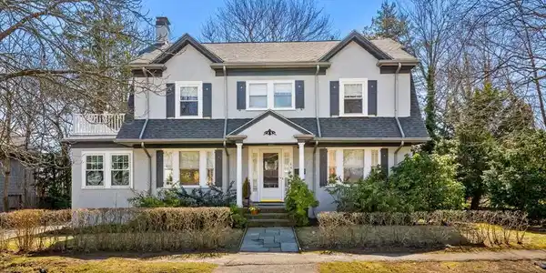 15 Preston Beach Rd
