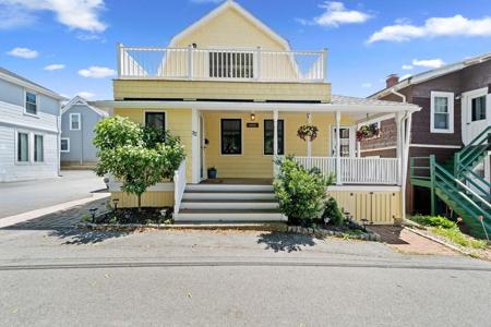 32 Maple Ave