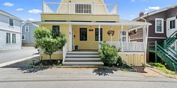 32 Maple Ave