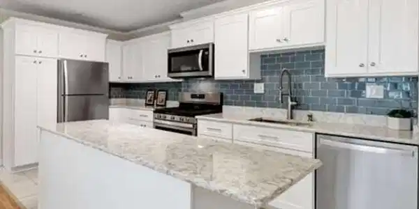 2 Hawthorne Pl