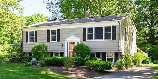 39 Barouche Dr