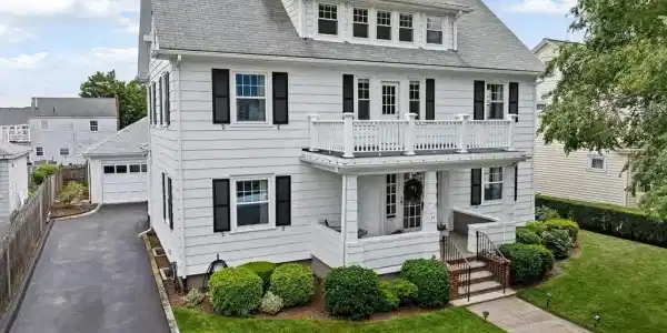 14 Maypole Rd