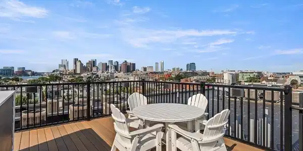 197-207 Maverick St