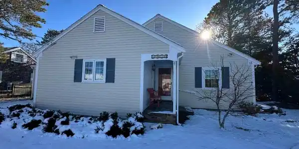 33 Kelleys Pond Rd