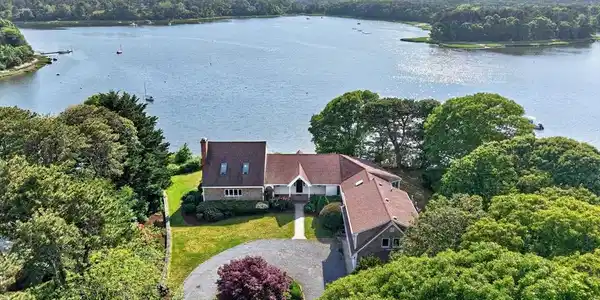 22 Blake Ln