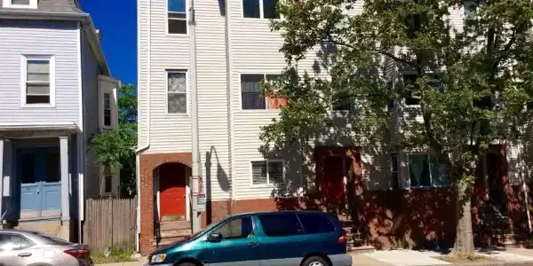 460 Meridian St