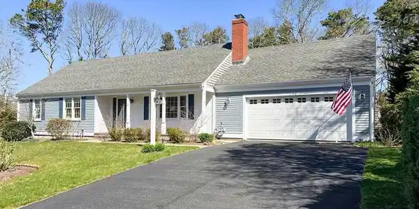 43 Standish Woods Cir