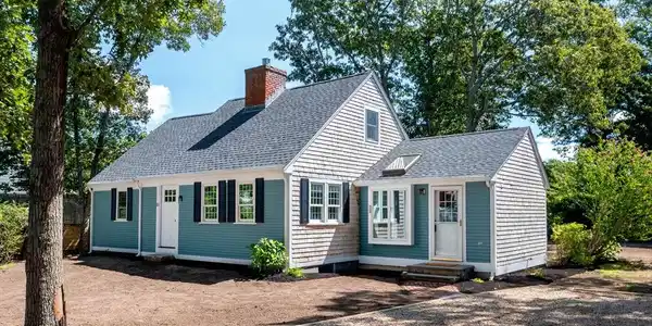53 Monument Neck Rd