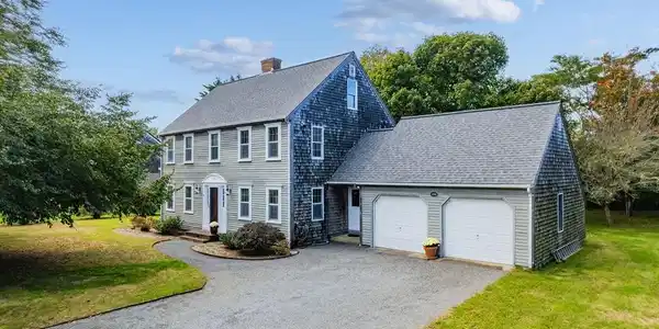 14 Pleasant View Dr