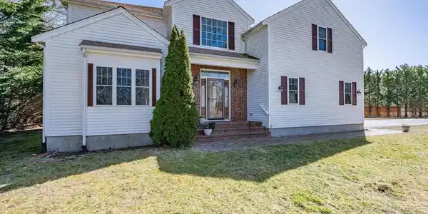 2 Centerville Ave