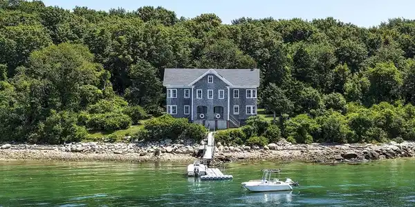 1 Clarks Island