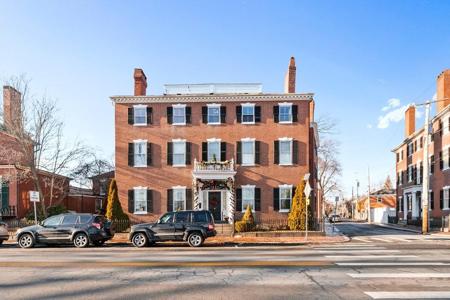 31 Washington Sq North