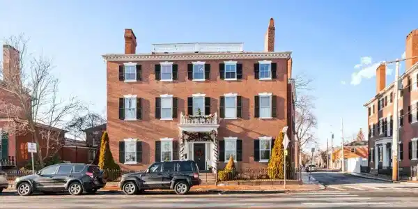 31 Washington Sq North