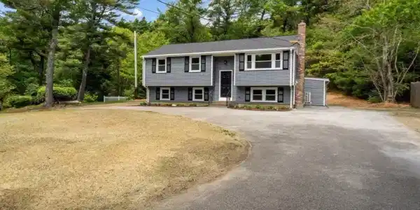 169 Hedges Pond Rd