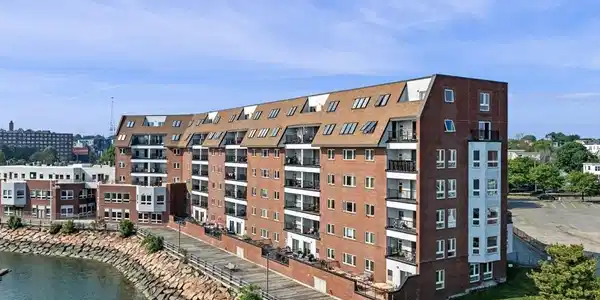 150 Lynnway