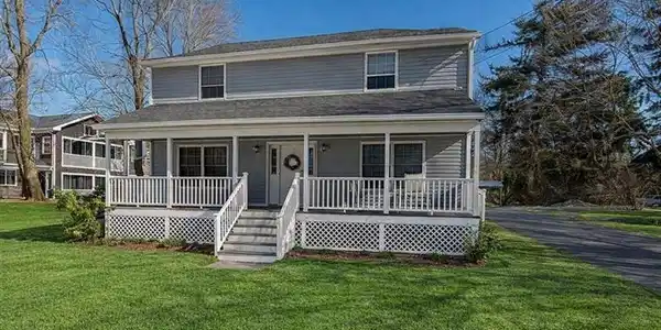 10 Emerald St