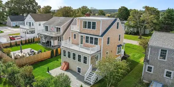 61 Tupper Ave
