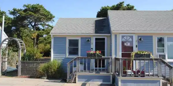 962 Commercial Street