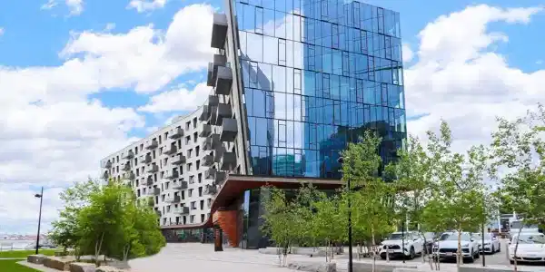 300 Pier 4 Blvd