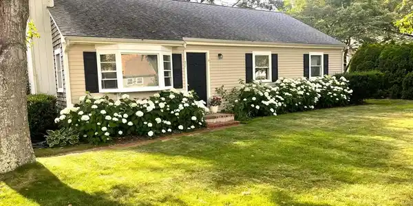 32 Jamie Ln