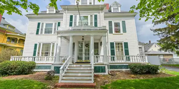 54 Nahant St
