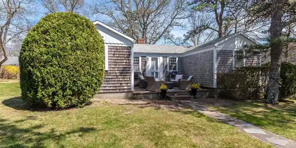 7 Hudson Ln