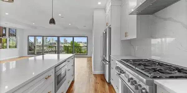 520 E Broadway