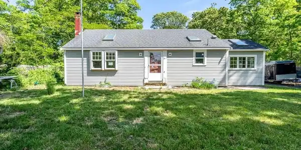 24 Lowell Dr