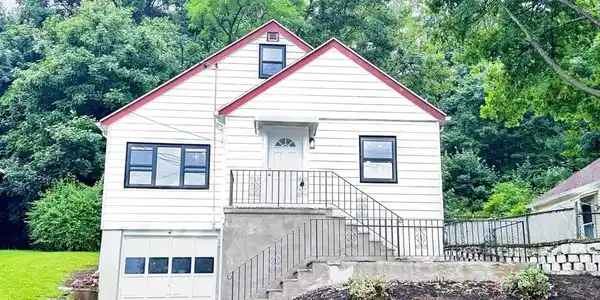 36 Prescott Ave