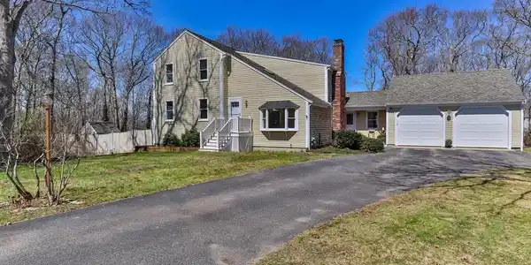 5 Hoxie Ln