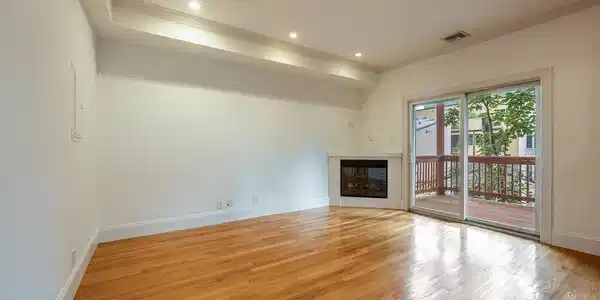 428 W 2nd St