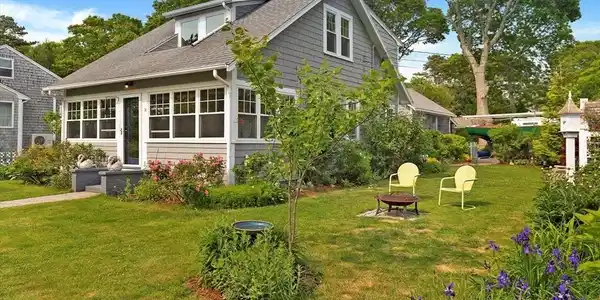 14 Bayside Ave