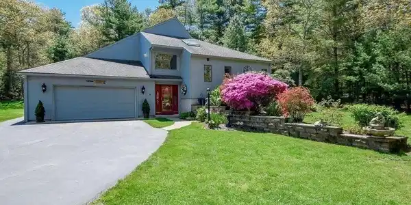 16 Glenwood Circle
