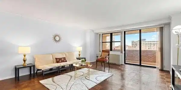 2 Hawthorne Pl