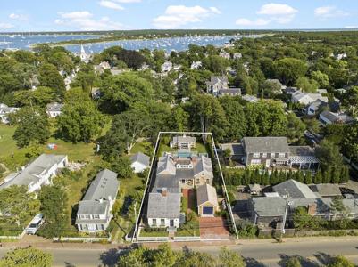 43 Peases Point Way S