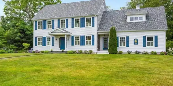 7 Jacobs Meadow Rd