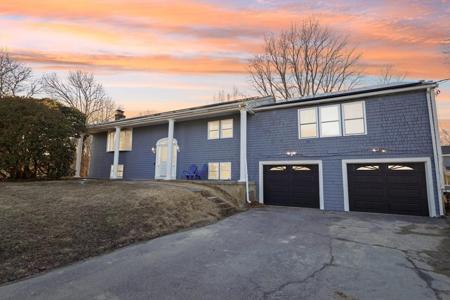 15 Cedar Rd