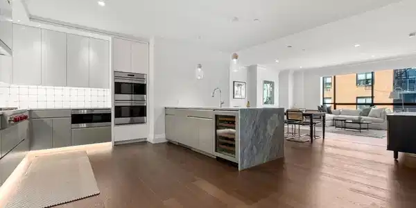 45 Temple St